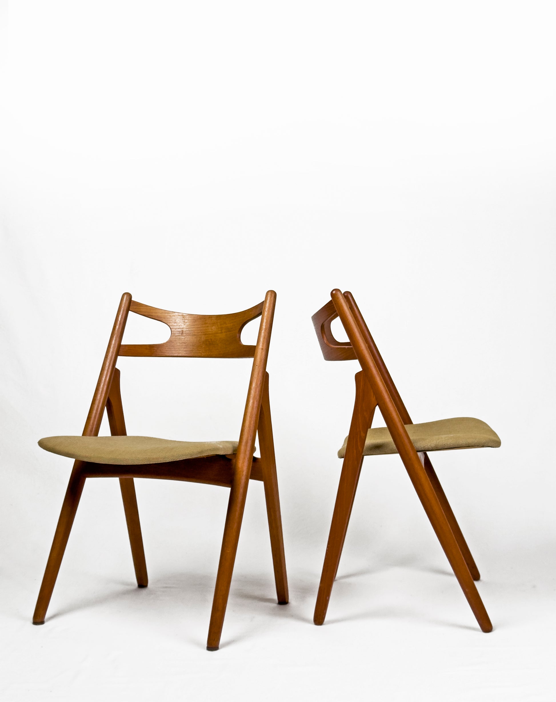 Set of 2 Sawbuck Chairs by Hans Wegner for Carl Hansen & Søn