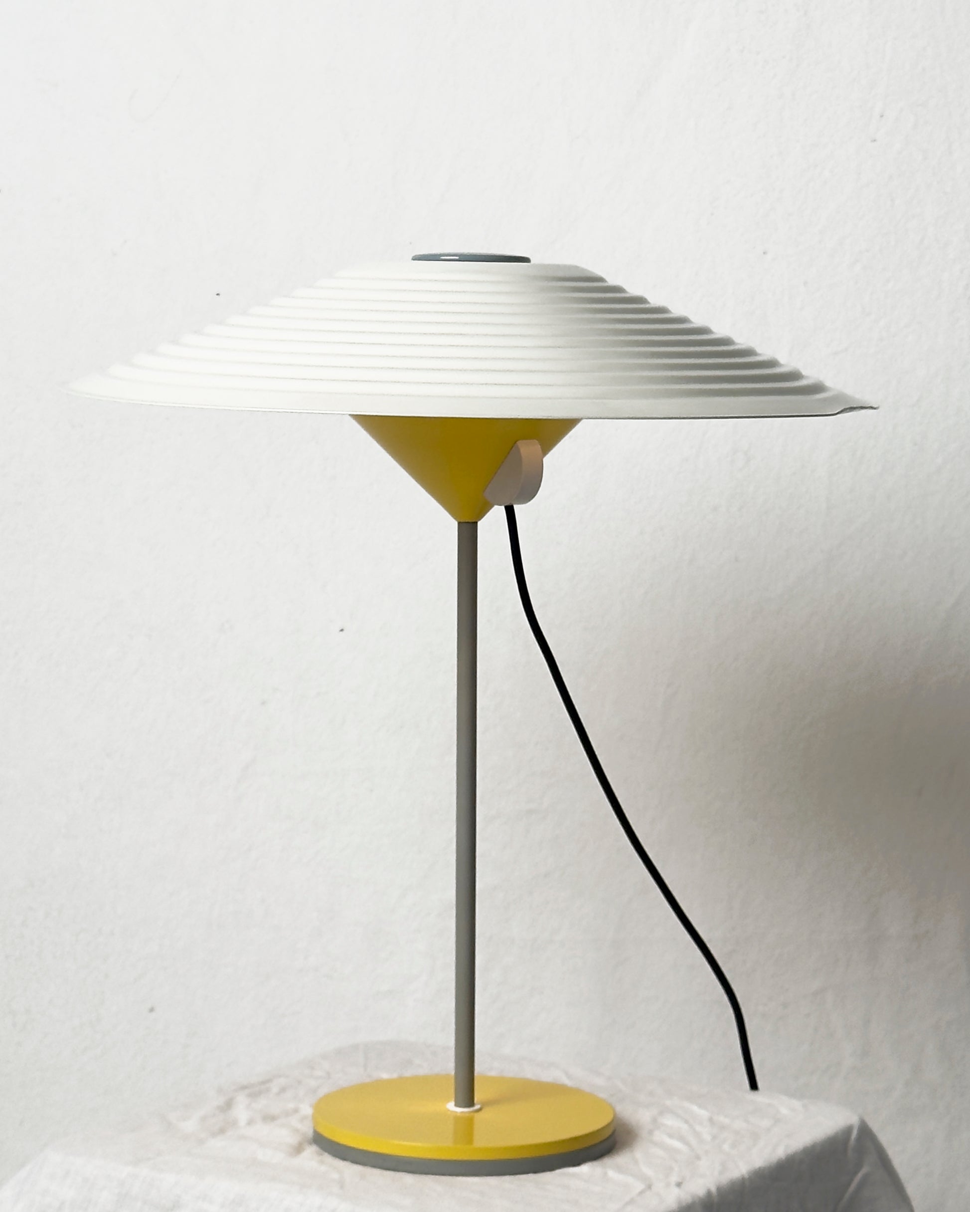 Martinelli Luce Table Lamp, Italy, 1980s – Yellow & Metal Shade