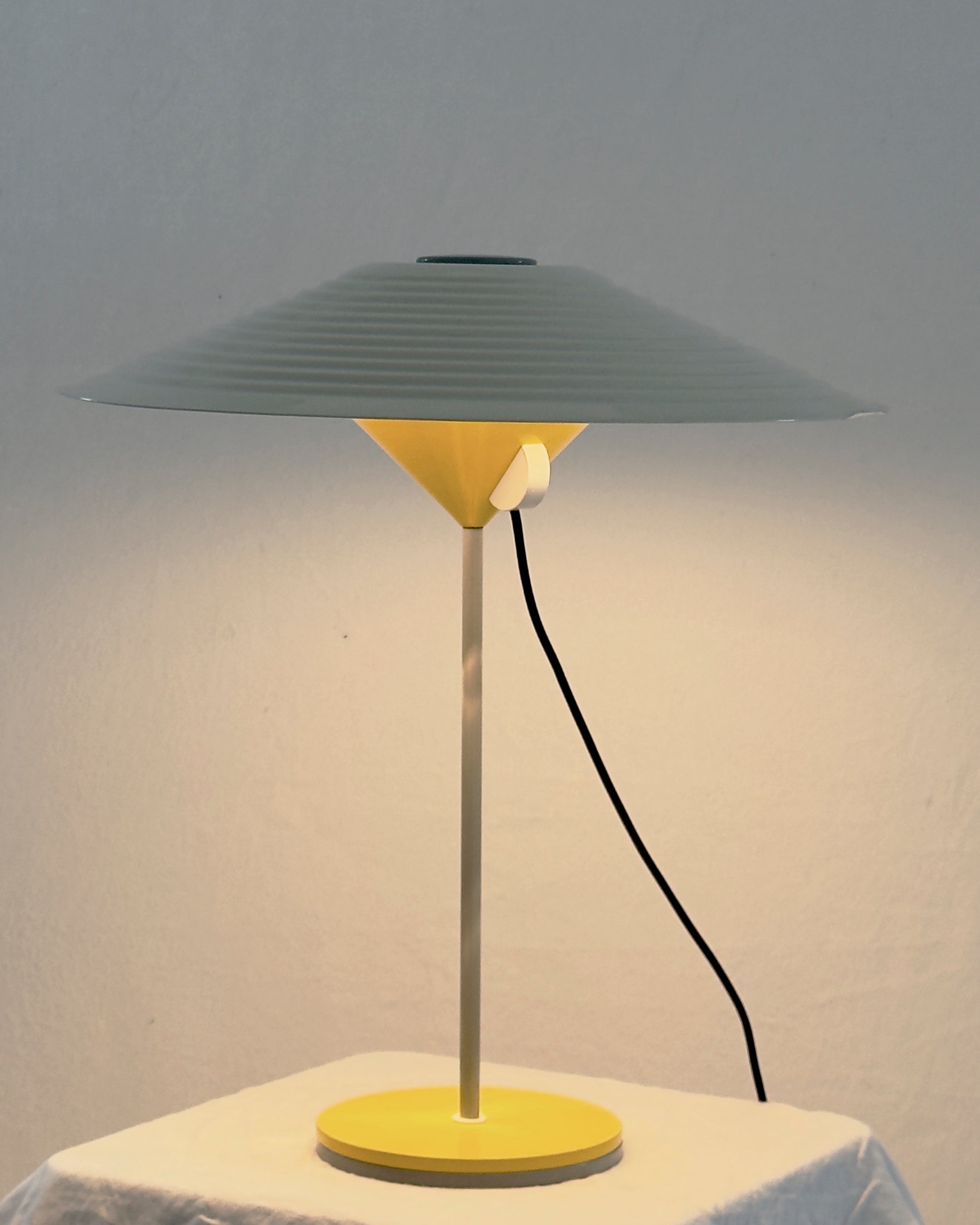 Martinelli Luce Table Lamp, Italy, 1980s – Yellow & Metal Shade