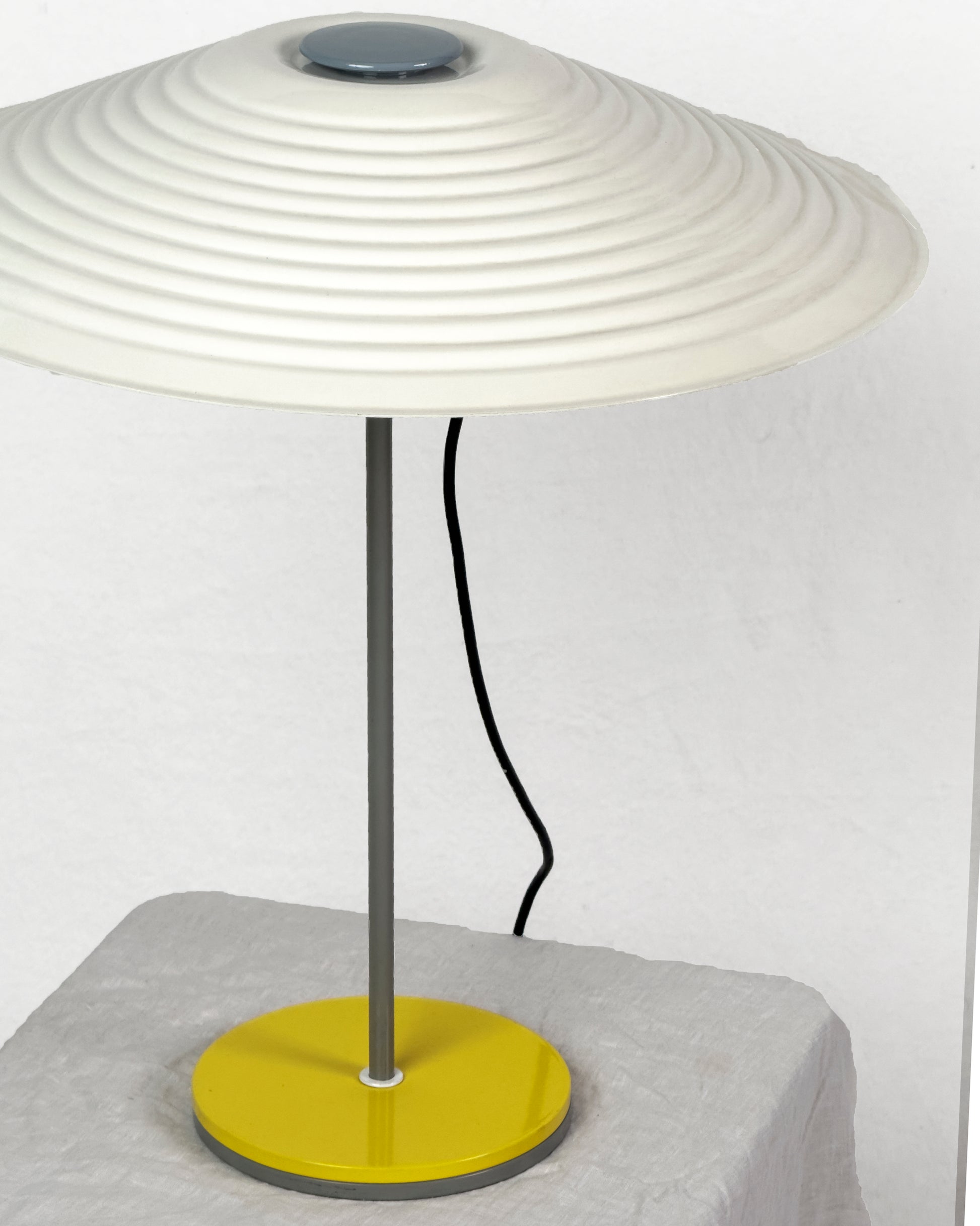 Martinelli Luce Table Lamp, Italy, 1980s – Yellow & Metal Shade