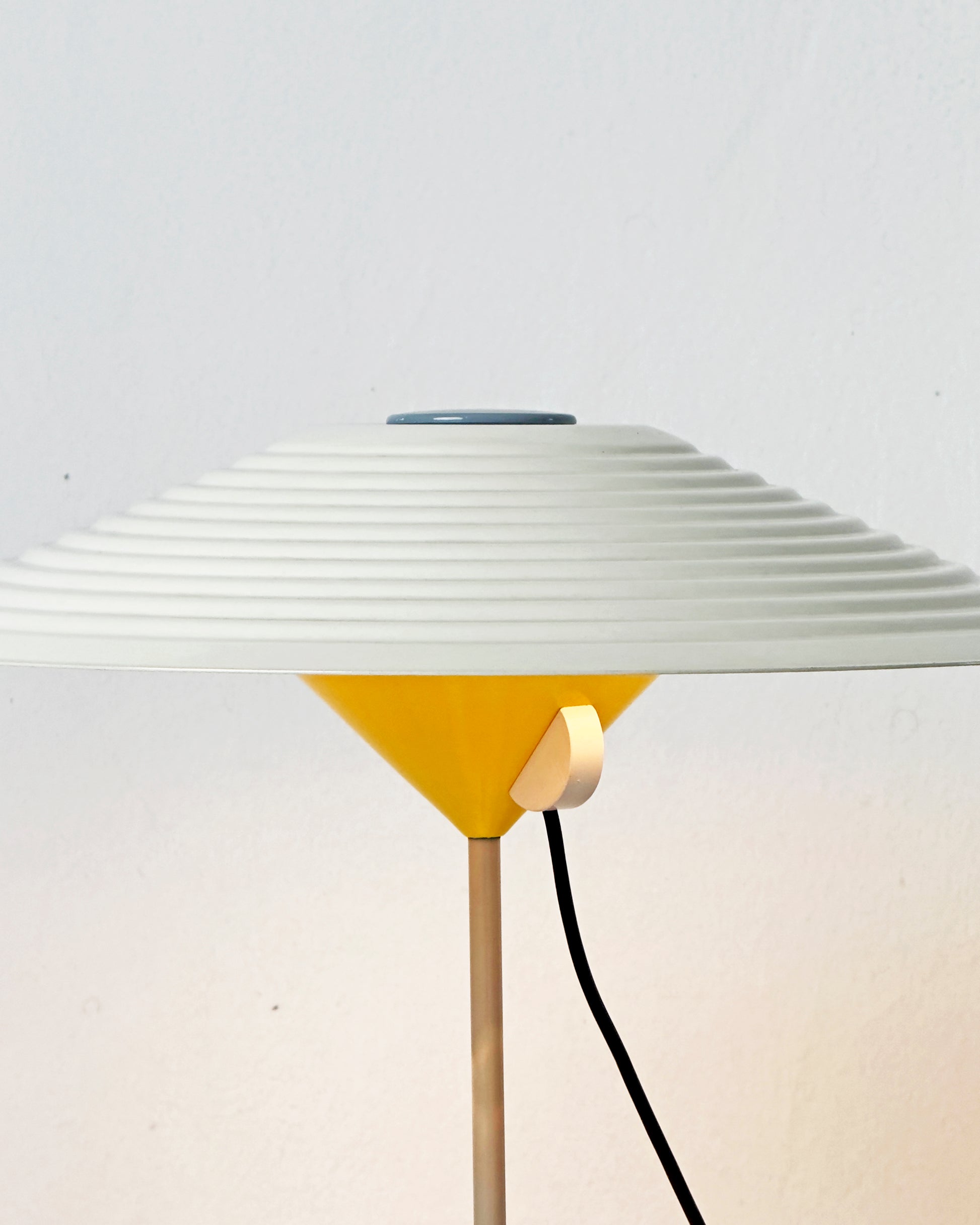 Martinelli Luce Table Lamp, Italy, 1980s – Yellow & Metal Shade
