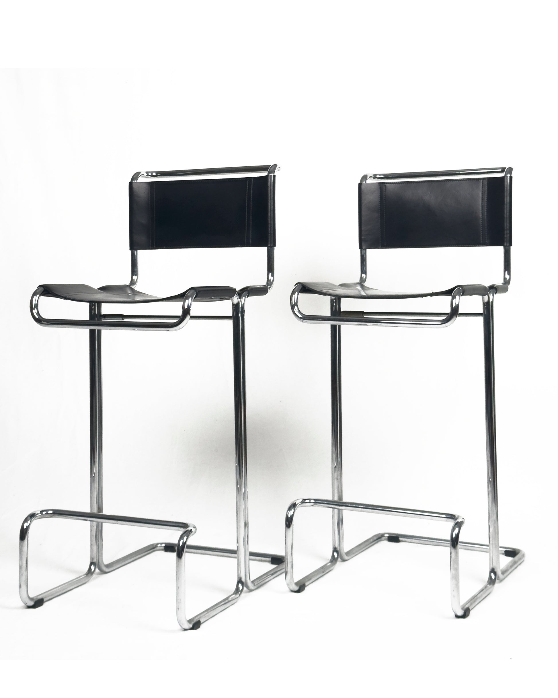 Set of 2 vintage chrome and black leather Bar Stools by Linea Veam, 1960s