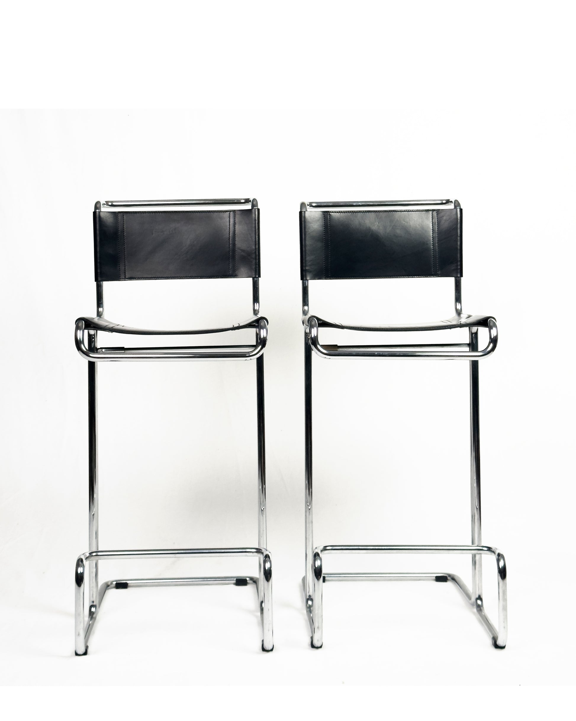 Set of 2 vintage chrome and black leather Bar Stools by Linea Veam, 1960s