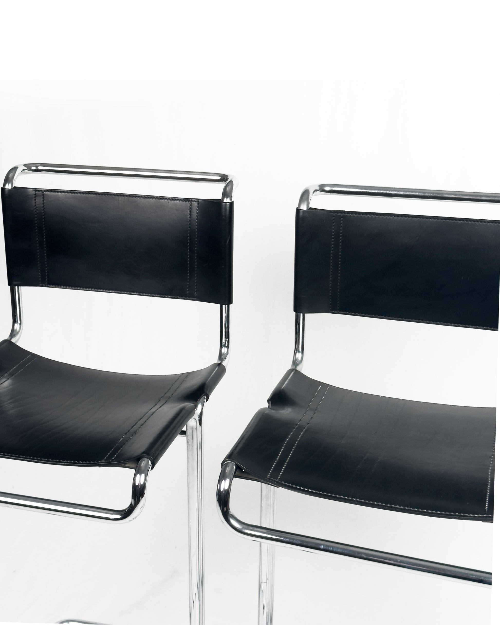 Set of 2 vintage chrome and black leather Bar Stools by Linea Veam, 1960s