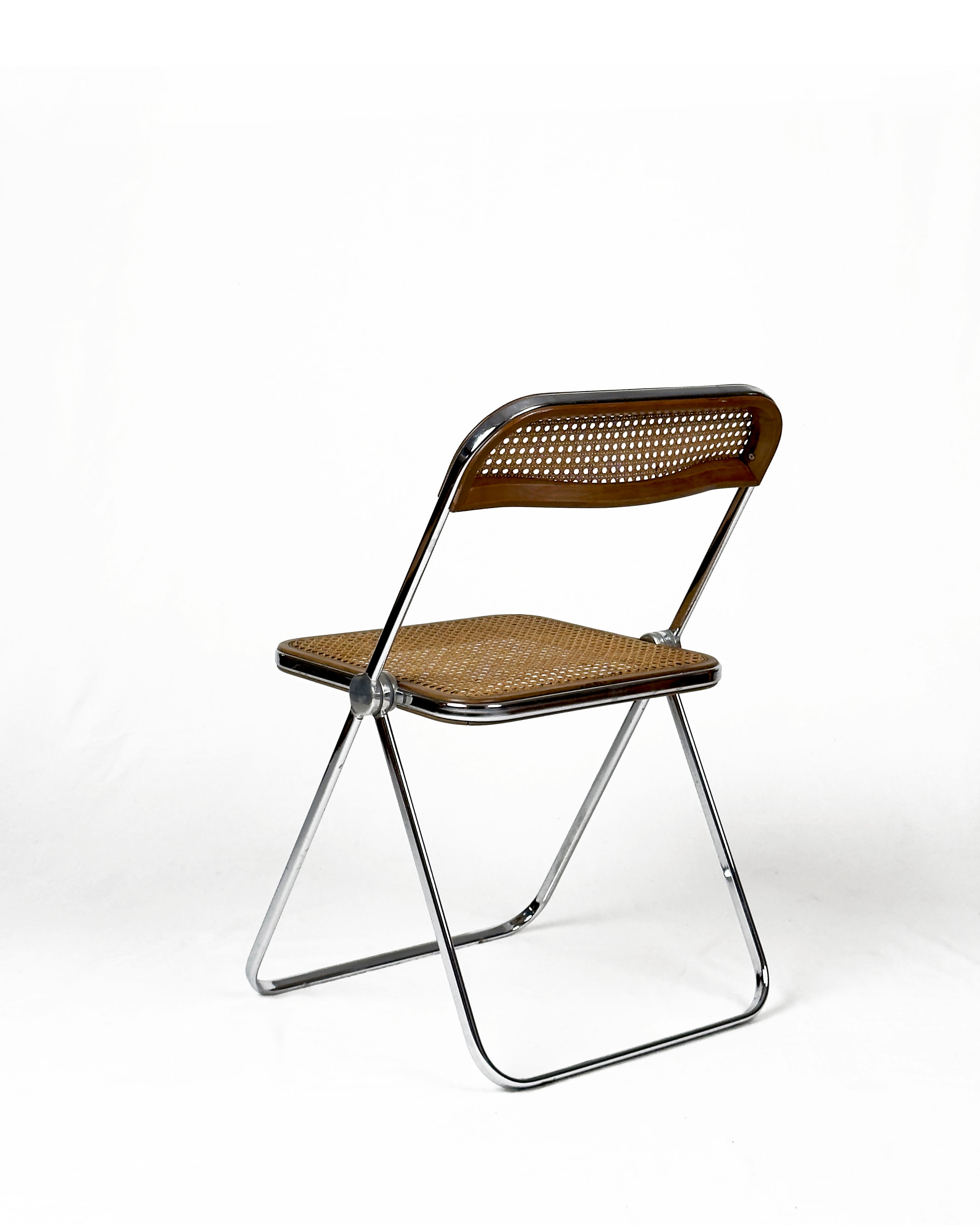 Giancarlo Piretti Plia Chair, 1960s – Chrome & Vienna Straw